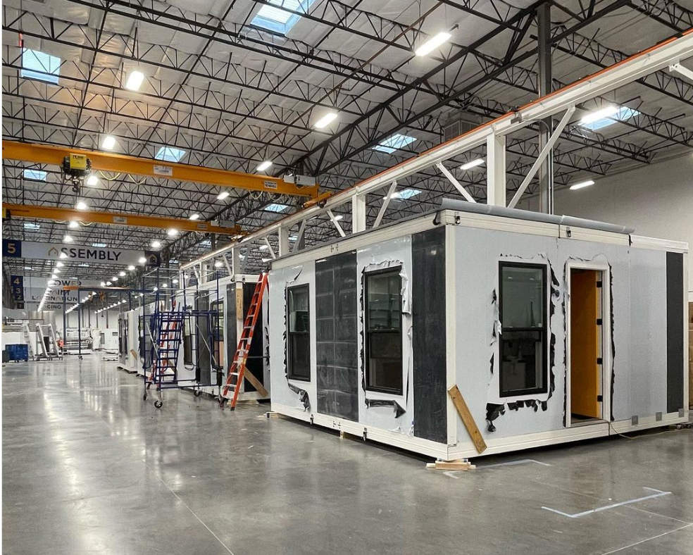 Дешевле &quot;двушки&quot; на Троещине: Илон Маск живет в маленьком доме-контейнере